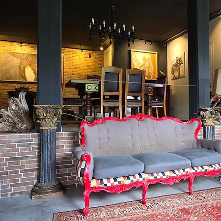 Art Garage Varese Biandronno Ngoại thất bức ảnh