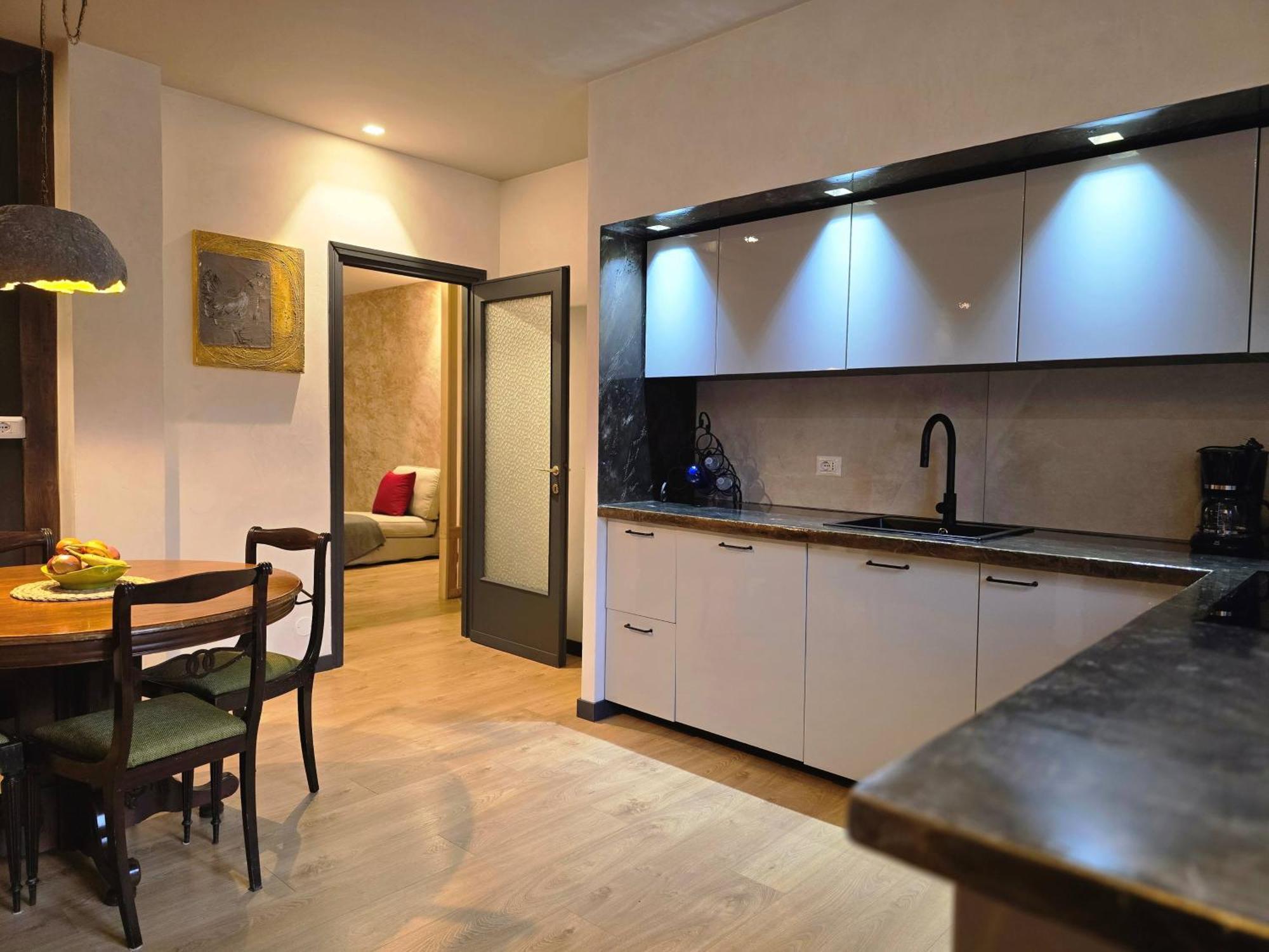 Art Garage Varese Biandronno Ngoại thất bức ảnh